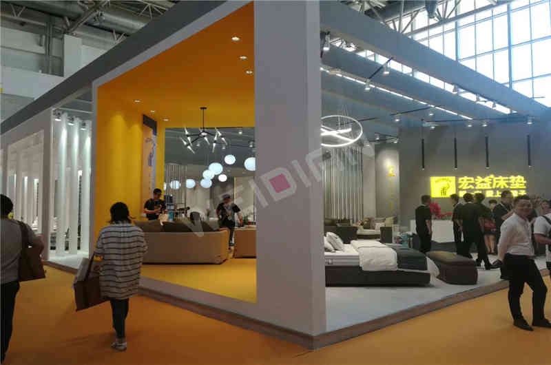 廣州展覽設(shè)計(jì)公司助力宏益床墊廣州家具家居展展臺(tái)設(shè)計(jì)搭建